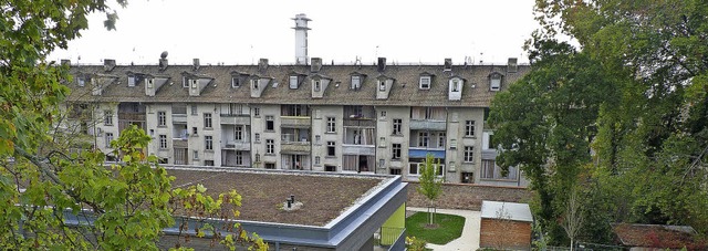 Blick vom  Dach der Villa Bauer  auf d...Arbeiterwohnungen der Alten Spinnerei   | Foto: cornelia weizenecker