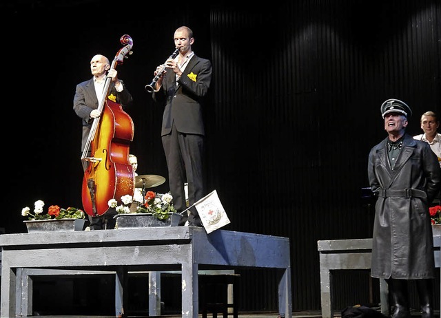 Swing fr die Nazis und die Todgeweiht...r Kammerspiele in der Oberrheinhalle.   | Foto: Heidi Ast