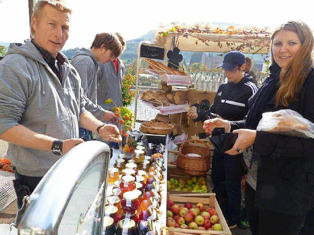 Viel Betrieb herrschte bei Apfelmarkt und Hela. Fotografiert von Marion Rank.<?ZL?>
