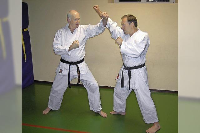 Grundtechniken im Karate kennenlernen