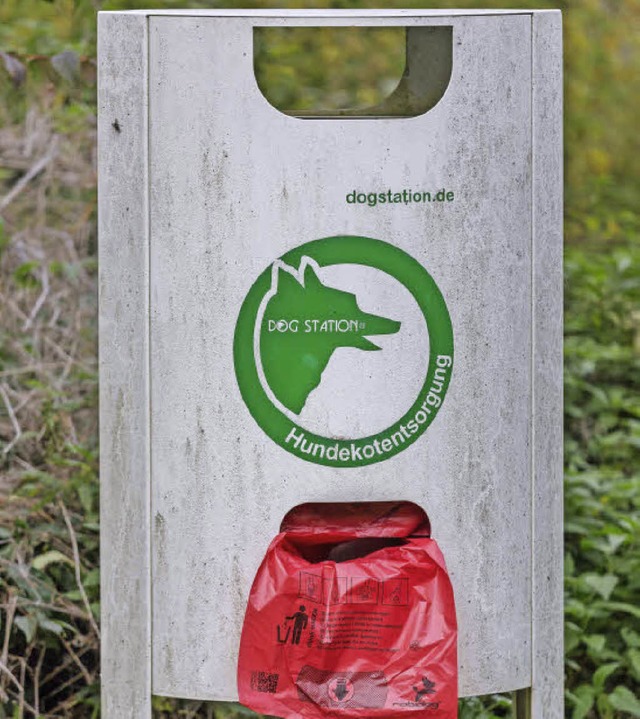 In Grafenhausen und den Ortsteilen sin...t roten Entsorgungstten aufgestellt.   | Foto: Chris Seifried