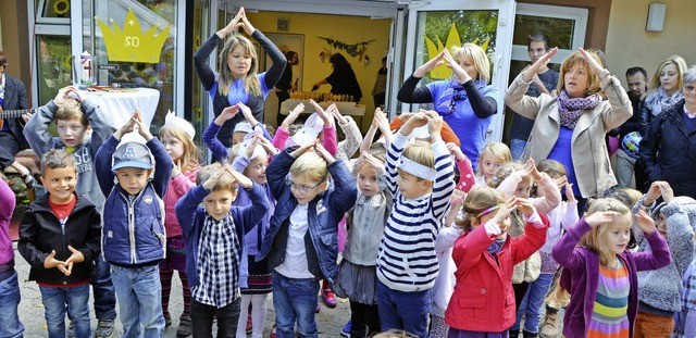 Der  Kindergarten  St. Michael in Brei...lteten natrlich auch die Kinder mit.   | Foto: Frank Kreutner