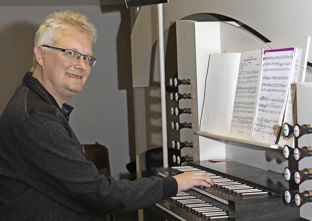 Christian Heitkamp lie beim Benefizko...t. Benedikt die neue Orgel erklingen.   | Foto: GERT BRICHTA