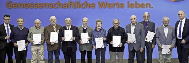 Diese Geehrten sind seit 60 und 50 Jahren Mitglieder der Volksbank Lahr.  | Foto: Volksbank Lahr