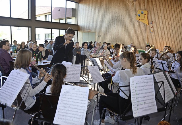 Forchheim. Das Jugendorchester Forchheim/Weisweil bei seinem Auftritt.  | Foto: Roland Vitt