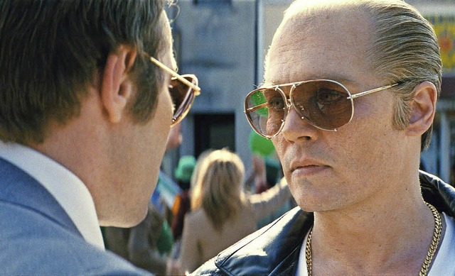 Gangster und FBI-Agent: Johnny Depp (r...lger, Joel Edgerton als John Connolly   | Foto: Warner