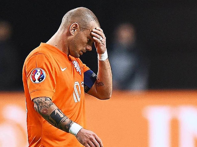 Fr Wesley Sneijder und Co. ist klar: ...r Europameisterschaft nach Frankreich.  | Foto: AFP