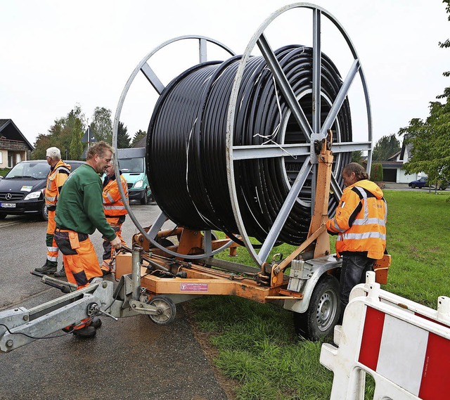 Das Breitband wird verlegt.  | Foto: Christoph Breithaupt