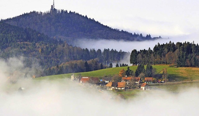 So langsam lst sich der Nebel ums Bio...g, Langenau und Enkenstein teilnimmt.   | Foto: Ingrid Schubert