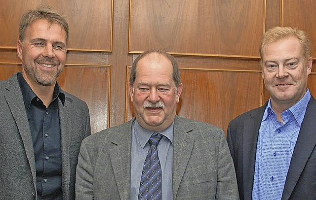 Martin Graf (links) mit Vorgnger Peter Maier und Stellvertreter Martin Arnold   | Foto: Alwin Rank
