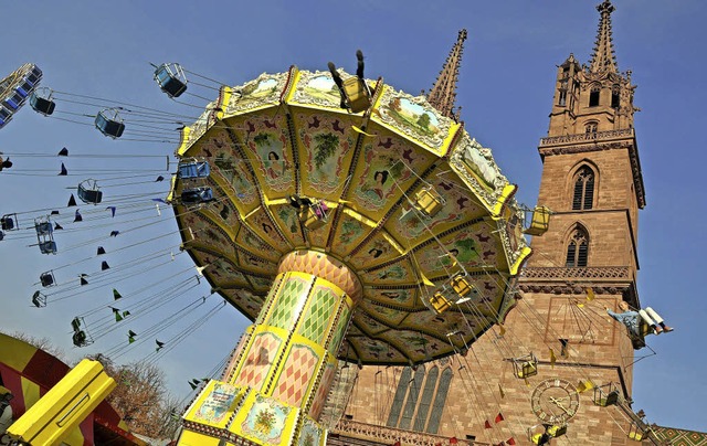 Die Fahrgeschfte am Mnsterplatz sind... mit dem Sky Flyer viel hher hinaus.   | Foto: Veranstalter/Gramespacher