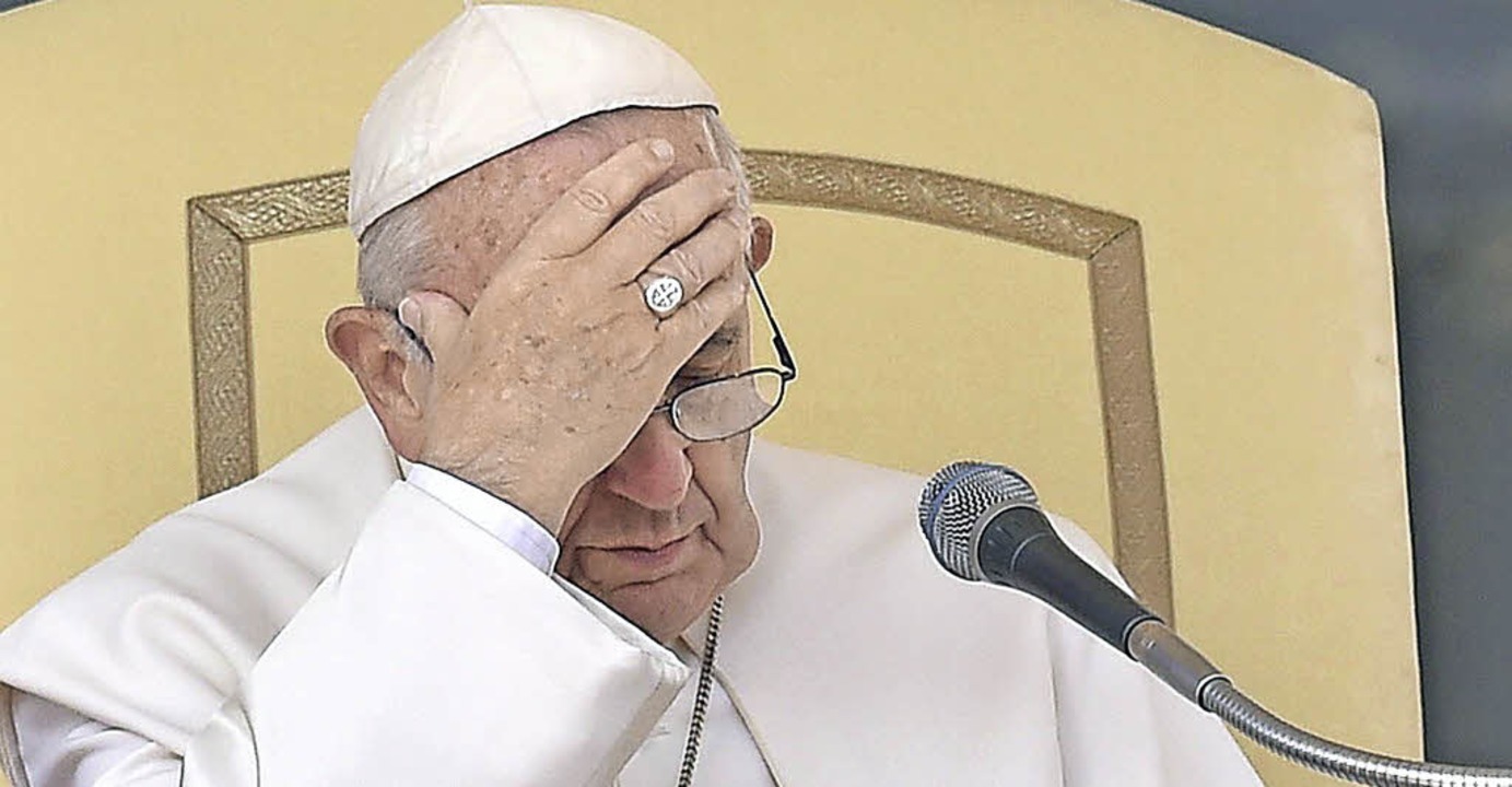 Ist nicht zu beneiden: Papst Franziskus &#8211; hier bei einer Audienz  | Foto: dpa