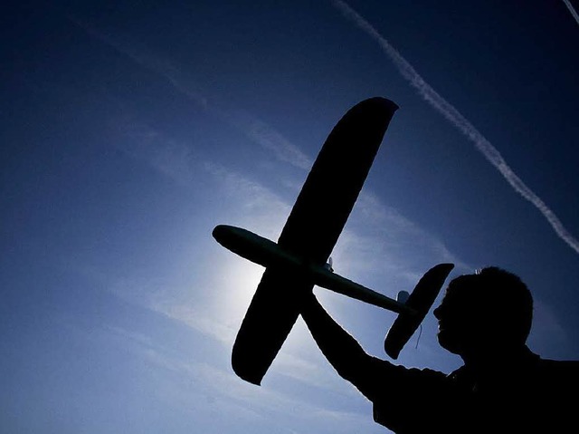 Ein Modellflugzeug sollte die Bombe wohl tragen. (Symbolbild)  | Foto: dpa