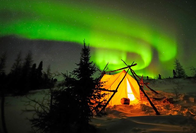 Bezauberndes Naturschauspiel: Polarlichter ber der Arktis   | Foto: T. Sbamoato, R. Nehberg