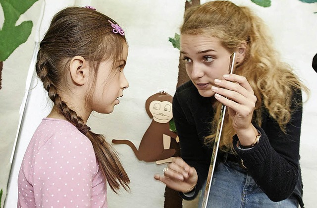 Diese Schlerin der Realschule am Gier...as Interesse fr Naturwissenschaften.   | Foto: Schule