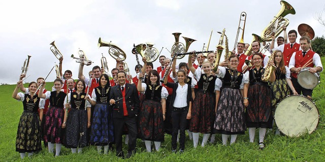 Gute Laune vor ihrem Auftritt: der Musikverein Titisee-Jostal  | Foto: Privat