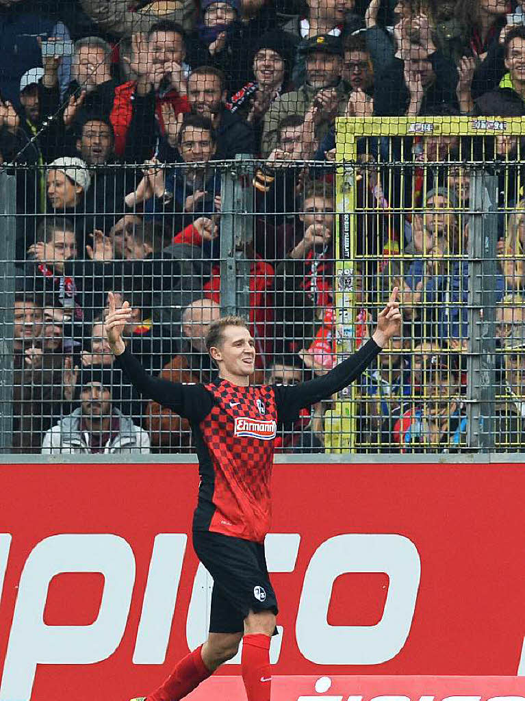 Ein schnes Spiel fr die Zuschauer am Sonntagnachmittag im Schwarzwaldstadion.