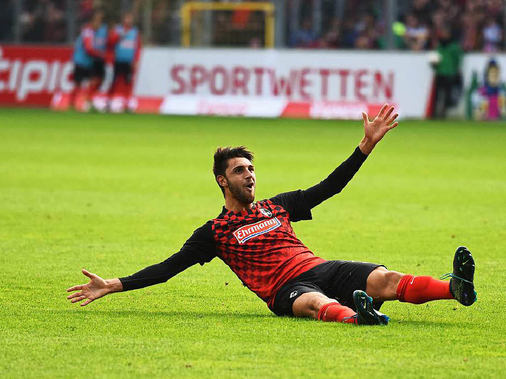 Ein schnes Spiel fr die Zuschauer am Sonntagnachmittag im Schwarzwaldstadion.