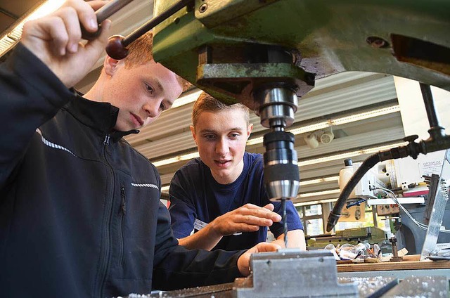 Infos zur rund 160 Ausbildungsberufen ...brse in Neustadts Hans-Thoma-Schule.   | Foto: TAnja Bury