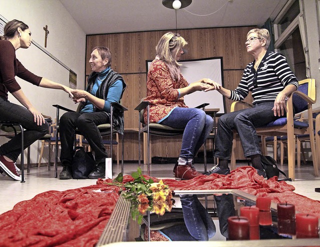 Wohfhlen bei der &#8222;Womens  Night...nen Handmassage gehrte zum Programm.   | Foto: Anja Bertsch