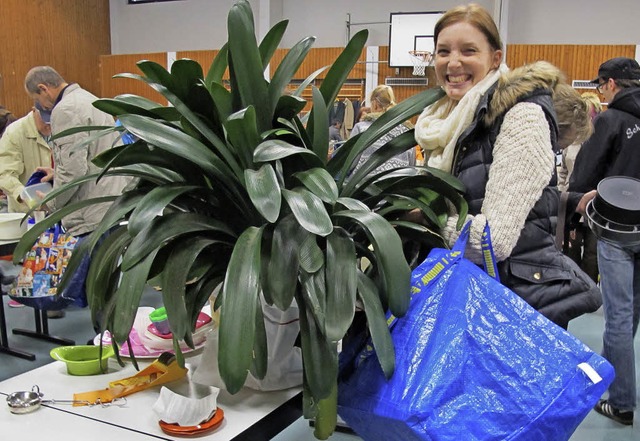 Die &#8222;Bring und hol&#8220; Aktion...ens in Kerstin Unmigs Studentenbude.  | Foto: Jutta Schtz