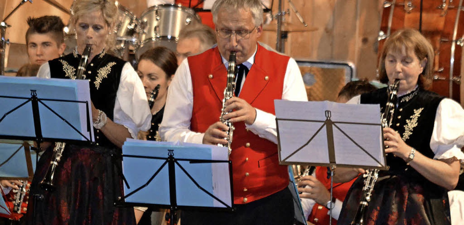 Drei Klarinettenspieler der Trachtenkapelle Hinterzarten  | Foto: Guido Kaltenbrunn