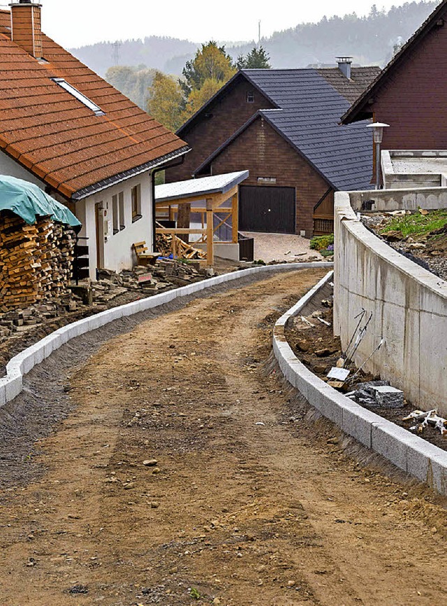 Baustelle Schmittengraben: In dieser  ...ie Bitumenschicht aufgebracht werden.   | Foto: wd