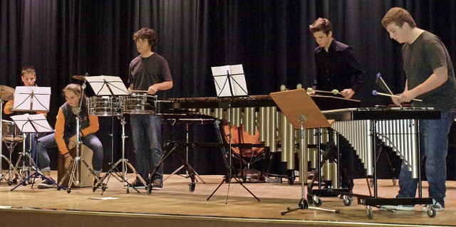 Das Mallet-Percussion-Ensemble unter L...kas Bohnenstengel und Henry Heizmann.   | Foto: Jugendmusikschule