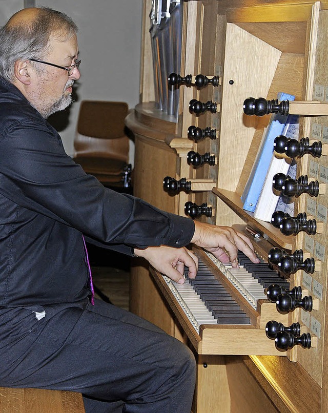 Vorzgliches Spiel  bot  Martin Bcker...f-Orgel in der Pfarrkirche in Hnner.   | Foto: Alfred Lins