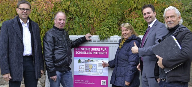 Riedichen erhlt schnelles Internet. V...n Heizmann vom Bauamt der Stadt Zell.   | Foto: Paul Berger