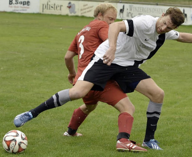 <BZ-FotoAnlauf>Kreisliga A:</BZ-FotoAn...: Angreifer Fabian Beckert (rechts).    | Foto: Daniel Thoma