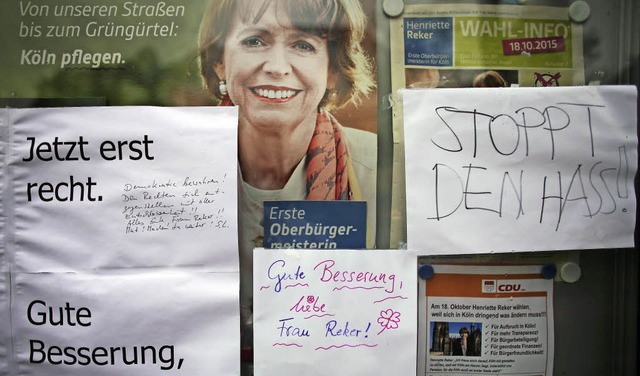 Genesungswnsche fr Henriette Reker auf einem Wahlplakat  | Foto: dpa