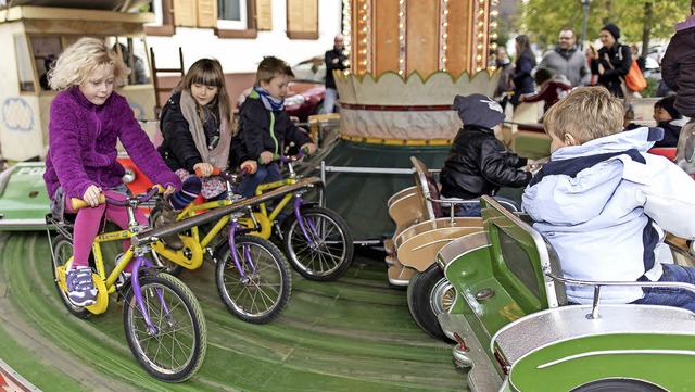 Auch die Kinder hatten auf dem Karussell ihren Spa bei der Ruster Kilwi.   | Foto: Bernhard Rein