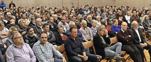 300 Besucher kamen zur Brgerinformation in den Festsaal.  | Foto: Peter Gerigk