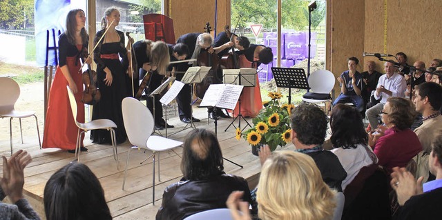 Die Musikerfamilie Graf gewhrte Einblick in ihr neues Kulturzentrum.   | Foto: erik stahlhacke