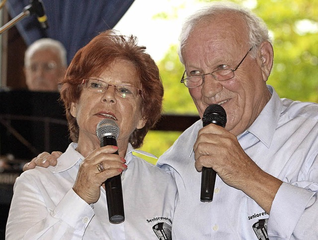 Inge Borgfuller und Hans Jrg Burggraf...n spielen, sondern auch singen knnen.  | Foto: Frowalt Janzer