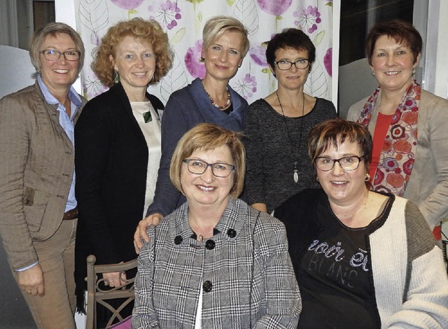 Der neue Vorstand der UFH (vorne recht... und Stellvertreterin Gudrun Albrecht.  | Foto: Johanna Hgg