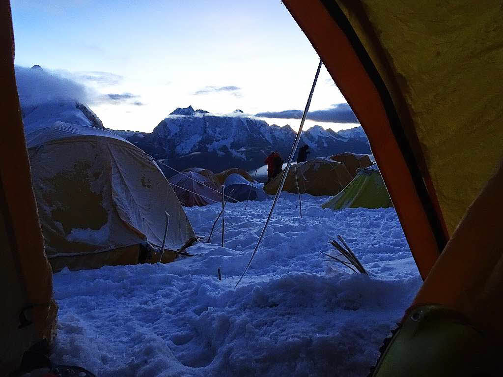Raphael Holubarsch und Martin Sieferman besteigen den Manaslu im Himalaya