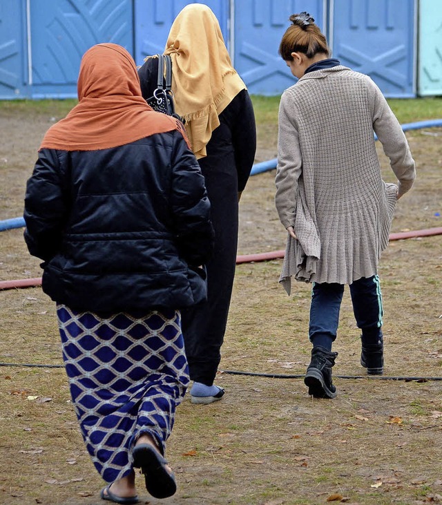 Woher die Flchtlinge kommen, die in H...ergebracht werden, ist nicht bekannt.   | Foto: dpa