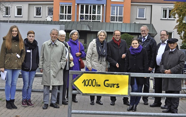 Am Breisacher Bahnhof enthllte der F...ternierungslager Gurs in den Pyrenen.  | Foto: Kai Kricheldorff