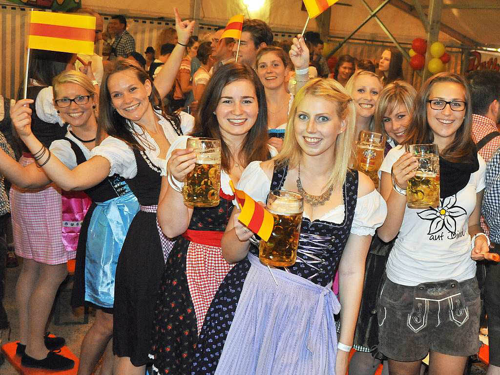 Stimmung auf dem Badischen Oktoberfest in Freiburg. Stimmung auf dem Badischen Oktoberfest in Freiburg.
