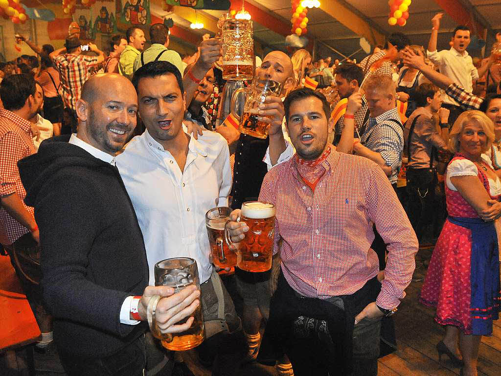 Stimmung auf dem Badischen Oktoberfest in Freiburg. Stimmung auf dem Badischen Oktoberfest in Freiburg.