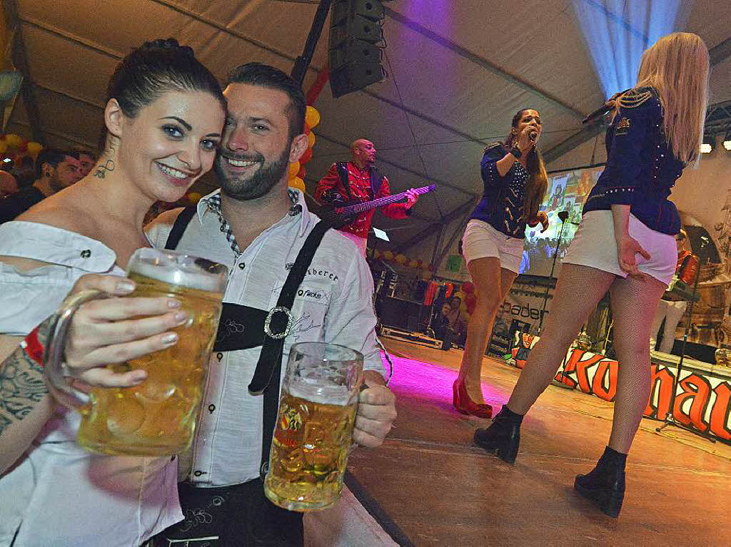 Stimmung auf dem Badischen Oktoberfest in Freiburg. Stimmung auf dem Badischen Oktoberfest in Freiburg.