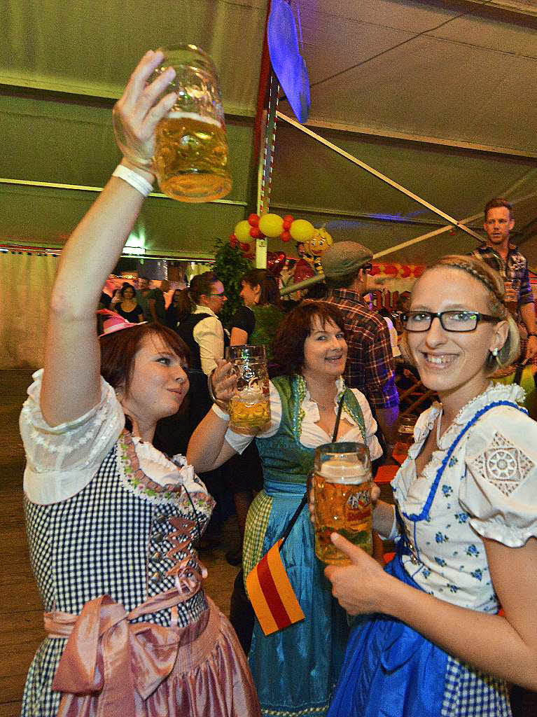 Stimmung auf dem Badischen Oktoberfest in Freiburg. Stimmung auf dem Badischen Oktoberfest in Freiburg.