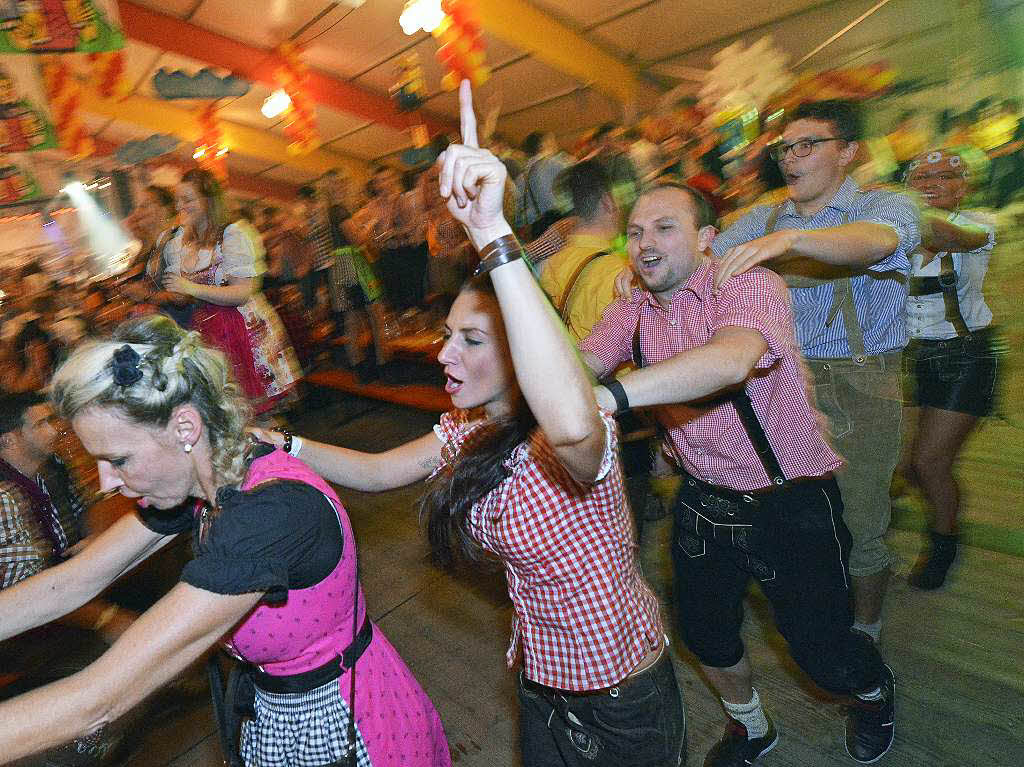 Stimmung auf dem Badischen Oktoberfest in Freiburg. Stimmung auf dem Badischen Oktoberfest in Freiburg.