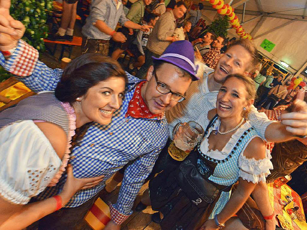 Stimmung auf dem Badischen Oktoberfest in Freiburg. Stimmung auf dem Badischen Oktoberfest in Freiburg.