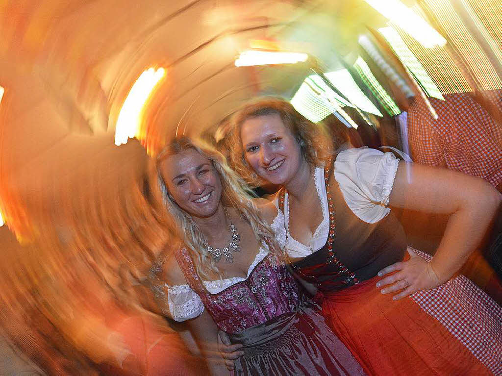 Stimmung auf dem Badischen Oktoberfest in Freiburg. Stimmung auf dem Badischen Oktoberfest in Freiburg.