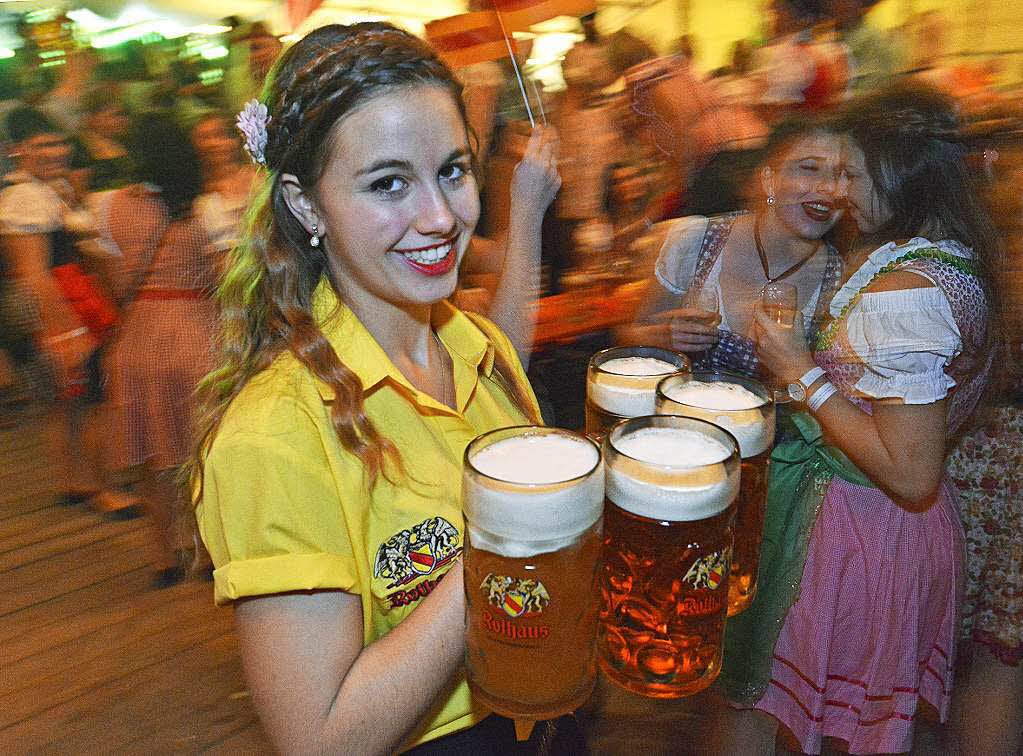 Stimmung auf dem Badischen Oktoberfest in Freiburg. Stimmung auf dem Badischen Oktoberfest in Freiburg.