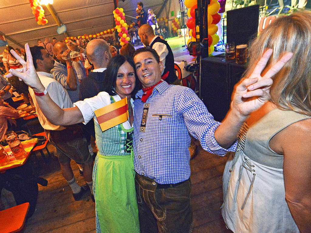 Stimmung auf dem Badischen Oktoberfest in Freiburg. Stimmung auf dem Badischen Oktoberfest in Freiburg.