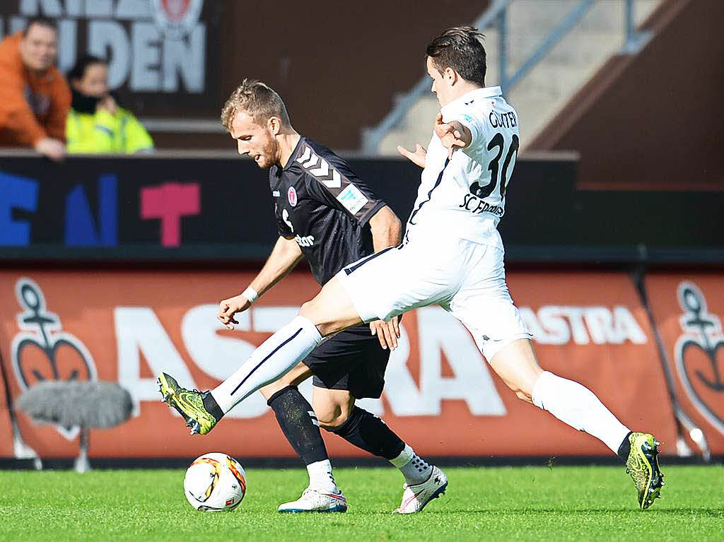 Keine gute Leistung geboten und verdient in Hamburg verloren - St. Pauli setzt sich gegen den SC Freiburg durch.